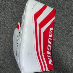 VAUGHN VENTUS SLR2 JUNIOR GOALIE BLOCKER